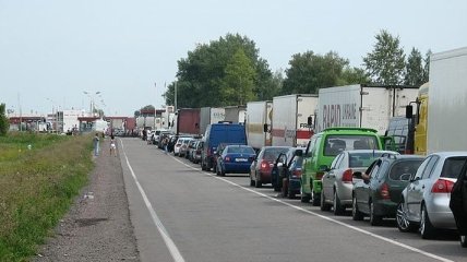 На границе с Польшей продолжают увеличиваться автомобильные очереди