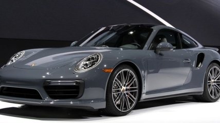 В Киеве замечен премиальный спорткар Porsche за почти $400 тысяч (Фото)