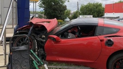 Жуткое ДТП: школьник разбил новый Corvette по дороге на экзамен (Видео)
