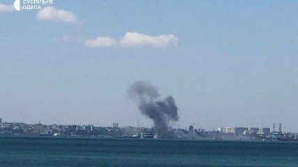 В одесском порту начался серьезный пожар
