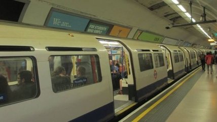 На пассажиров лондонского метро напал мужчина с ножом
