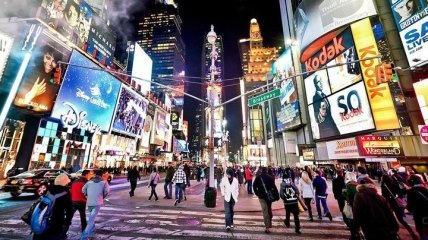 Смягчение ограничений: в Нью-Йорке отменили комендантский час