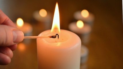 Звичайні свічки допоможуть зігрітися, якщо подача тепла у помешкання призупинилася