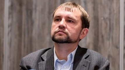 Вятрович сомневается, что останется директором УИНП и поэтому идет в политику