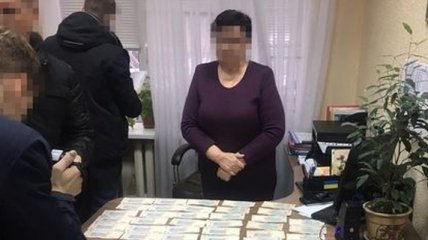 В Киеве задержали двух чиновников за злоупотребления при госзакупках