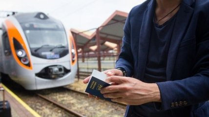 Билеты на все международные поезда начнут продавать онлайн