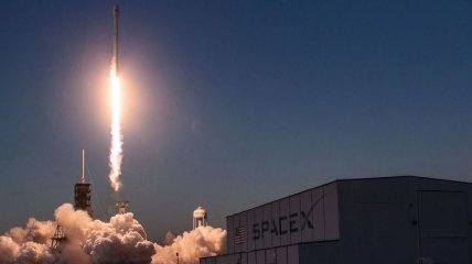 SpaceX запустила на МКС корабль Dragon