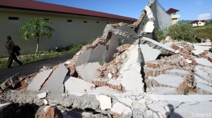 Жертвами землетрясения в Индонезии стали не менее 4 человек