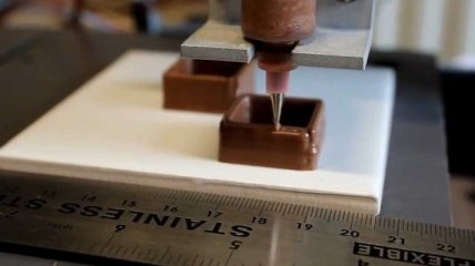 Уникальное творение: создан шоколадный 3D принтер