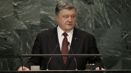 Порошенко поблагодарил США за закон, принятый в поддержку Украины