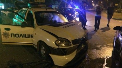 В Ровно произошло ДТП с участием служебного автомобиля