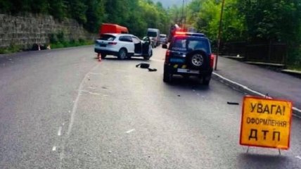 В Яремче пьяный полицейский устроил ДТП и погубил мотоциклистку (фото, видео)