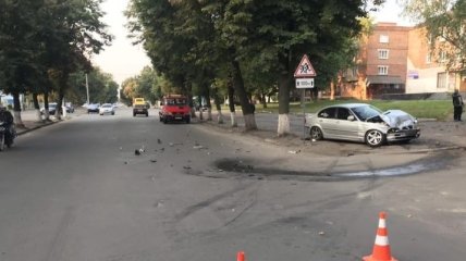 В Конотопе пьяный водитель BMW въехал в ВАЗ: есть пострадавший (Фото)