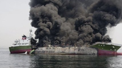 У берегов Японии взорвался танкер