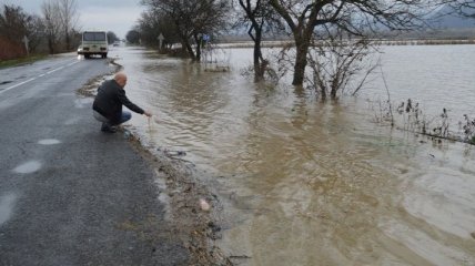 Паводок в Украине: на реках продолжается подъем уровней воды