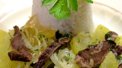 Рагу из свиного сердца с овощами в зелёном стиле)