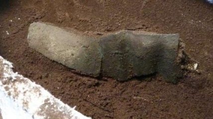 В США археологи нашли старинный медный браслет
