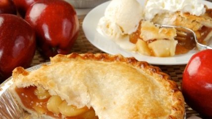 Рецепт. Итальянский яблочный пирог с карамелью (видео)
