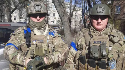 У перший день війни брати стали на захист України