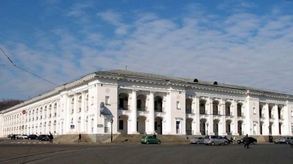 Киевсовет просит передать Гостиный двор в коммунальную собственность