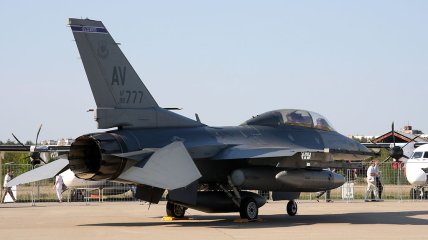 F-16