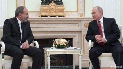 Просил помощи? Пашинян позвонил Путину из-за ситуации в Нагорном Карабахе