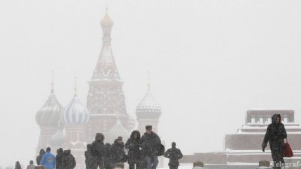 Москву вновь напугали снегопадами, ледяными дождями и заторами