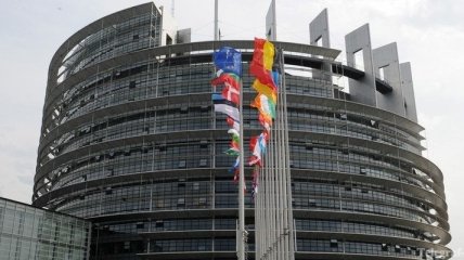 Европарламент призывает изъять ответственность госчиновников 