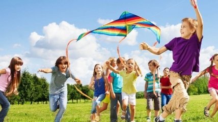 Исследователи выяснили, как летние каникулы влияют на детей