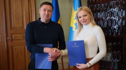 Руководители Львовской ОВА Максим Козицкий и ОО "Мрия детей Украины" Дана Яровая