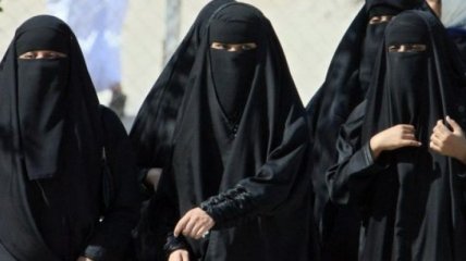В ЕС признали запрет хиджаба на работе законным