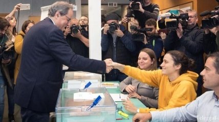 Досрочные выборы в Испании: лидеры партий уже проголосовали