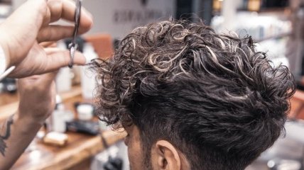 Мужские прически 2019: cтильные мужские стрижки на кудрявые волосы (Фото)