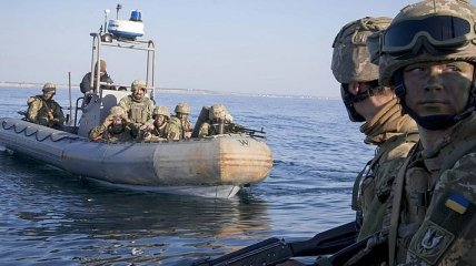 В Одесской области морские пехотинцы тренировались захватывать побережье: фоторепортаж