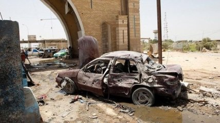 В результате взрыва смертника в Ираке погибли 10 человек 