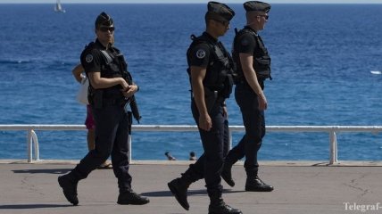 После теракта в Ницце во Франции на полгода продлен режим ЧС