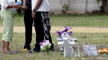 Убившему чернокожего офицеру полиции грозит пожизненное