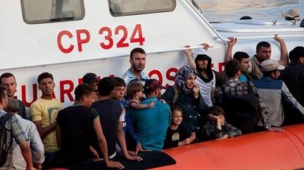 У берегов Ливии перехватили лодку с мигрантами 