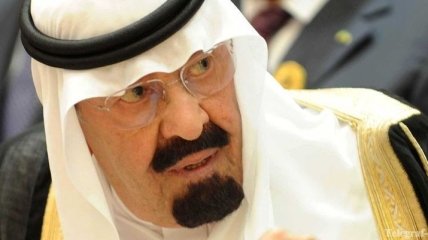 Король Саудовской Аравии перенес операцию на позвоночнике