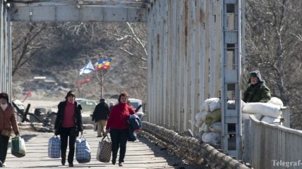 Мост в Станице Луганской перекрыли для пешеходов