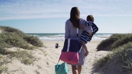 Что взять на пляж с детьми: 13 лайфхаков по сбору пляжной сумки (Видео)