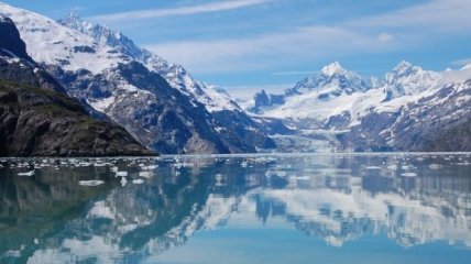 Исследователи рассказали, что снег на Аляске тает быстрее из-за водорослей 