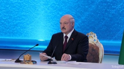 "Взорвать ситуацию элементарно": Лукашенко о российском языке в Беларуси