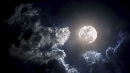 Ученые сделали необычное открытие о Луне