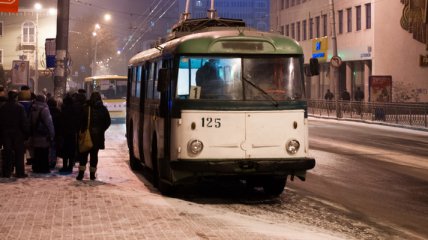 В Ровно кондуктор выгнала ребенка на мороз из-за "неправильных" денег: подробности скандала