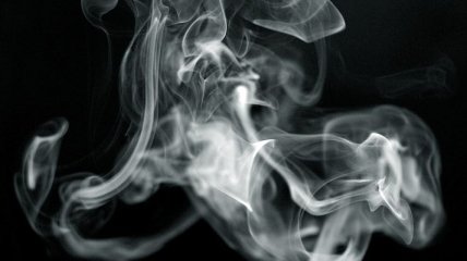 Мужчины и женщины курят из-за разных причин