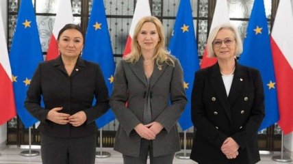 Елена Кондратюк (в центре) с вице-спикерами Сейма Польши Доротой Недзеля и Моникой Велиховской