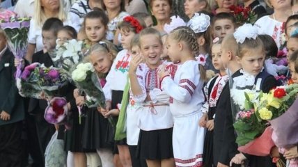 В Киеве возле гимназии мужчины пытались похитить школьниц