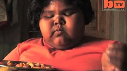 Самая толстая девочка на планете (Видео)