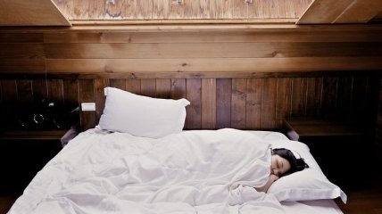 Полезно ли спать на левом боку?